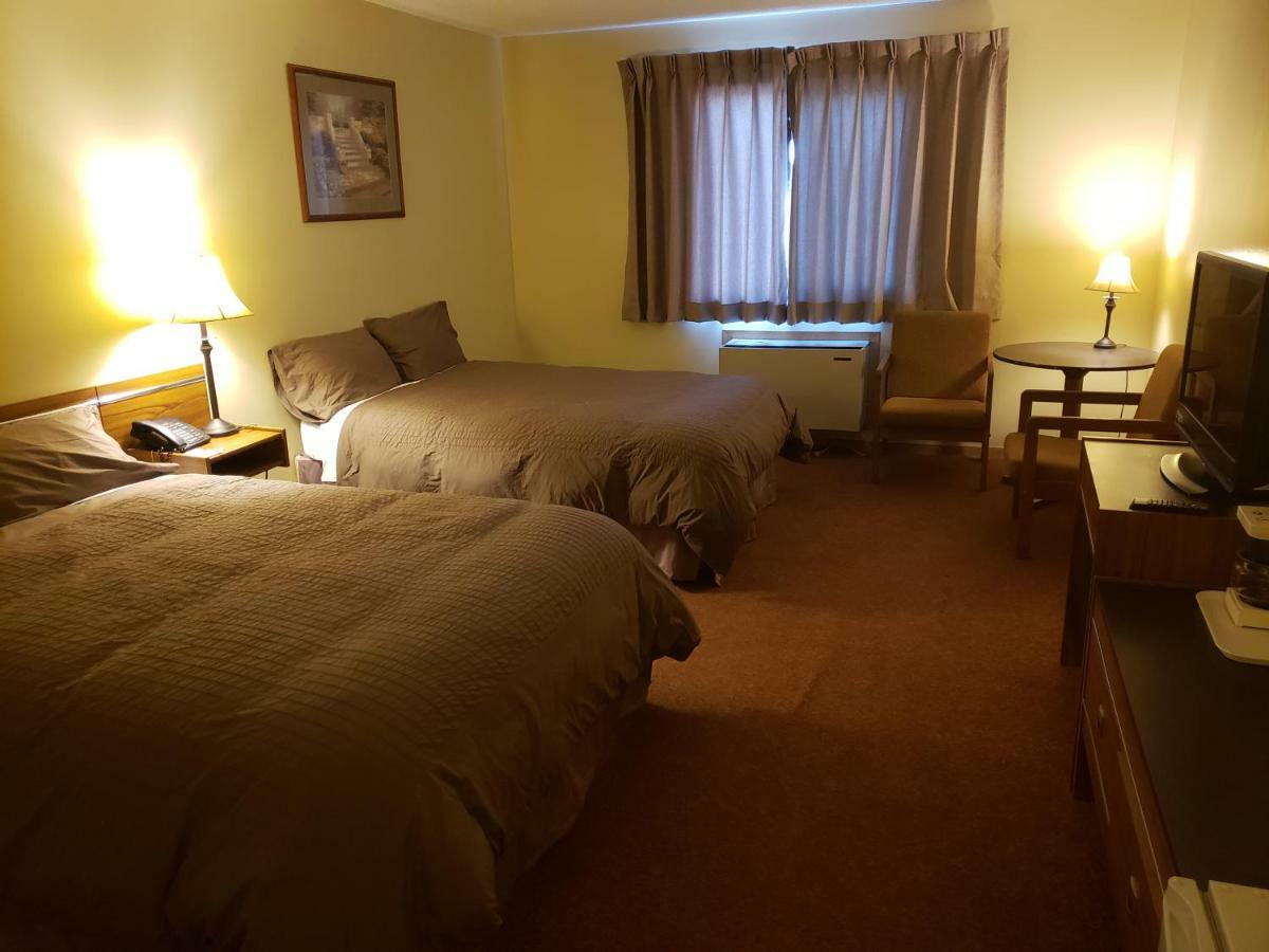 Estevan Tower Inn מראה חיצוני תמונה