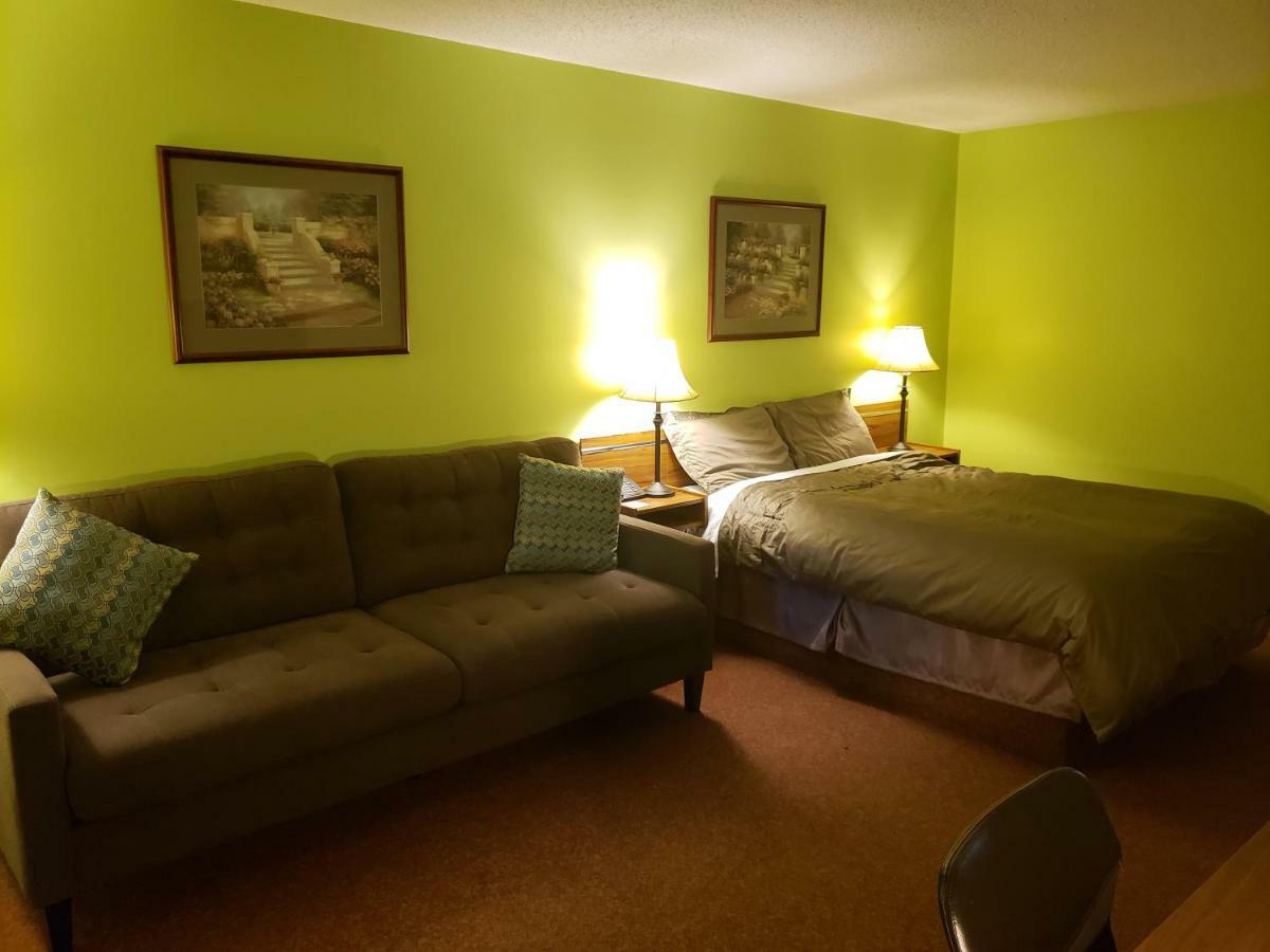 Estevan Tower Inn מראה חיצוני תמונה