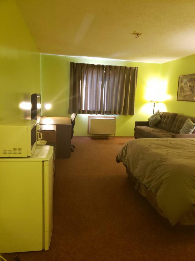 Estevan Tower Inn מראה חיצוני תמונה