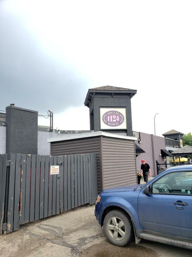 Estevan Tower Inn מראה חיצוני תמונה