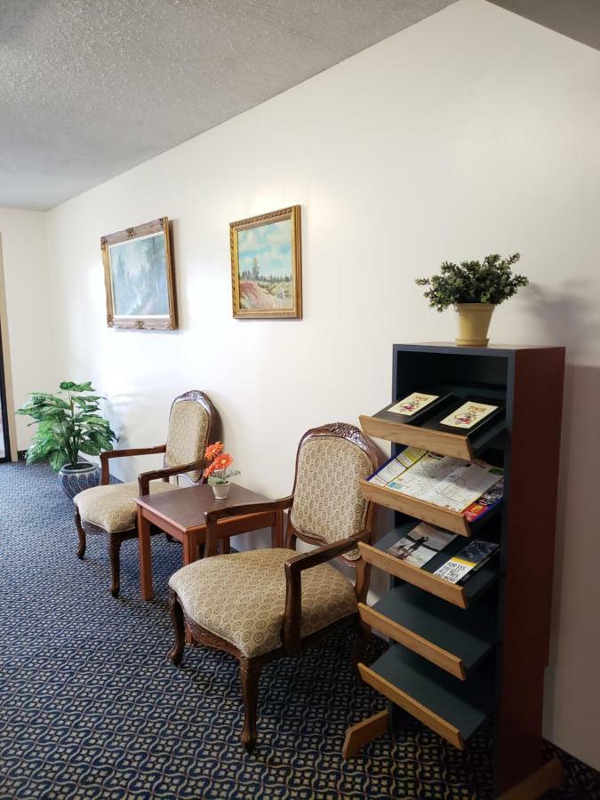 Estevan Tower Inn מראה חיצוני תמונה