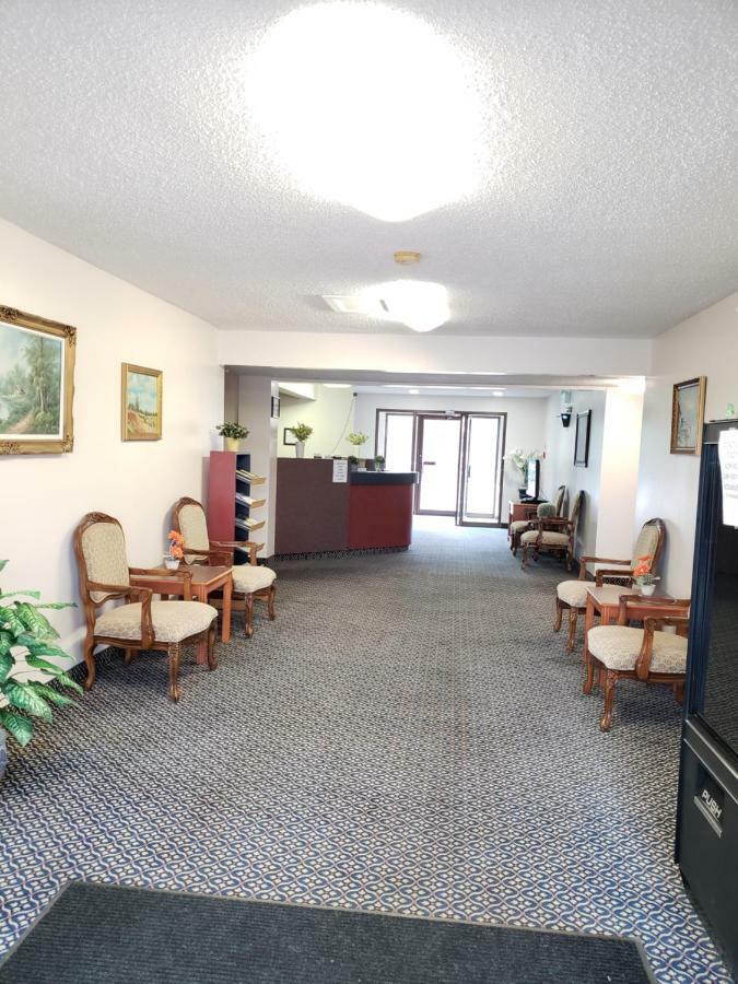 Estevan Tower Inn מראה חיצוני תמונה